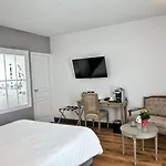 Henri Iv Hotel