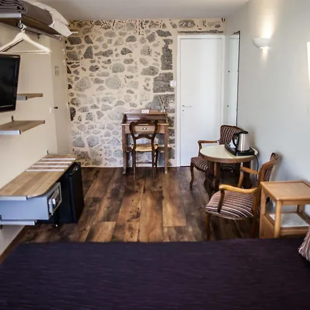 Hotel Henri Iv