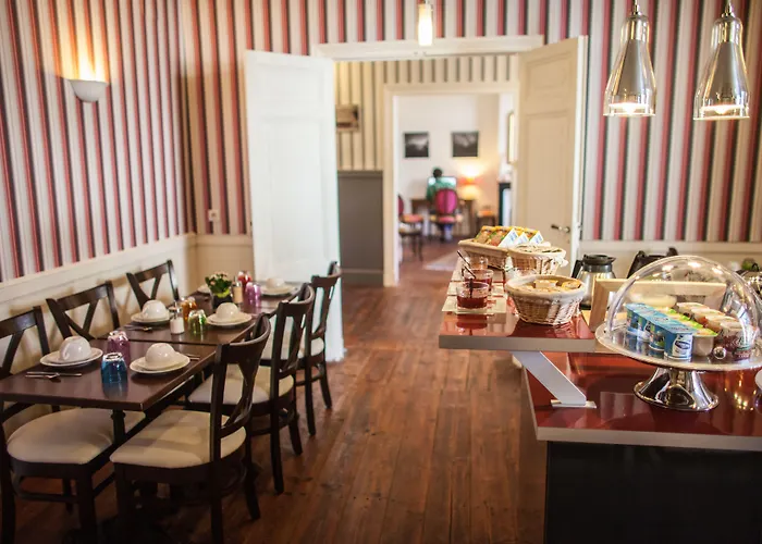 Отель Henri Iv Нерак