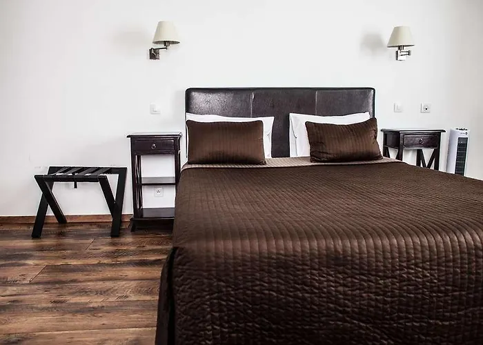 Henri Iv Отель 3*